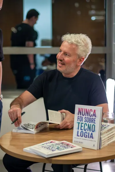 Ricardo Wagner — Lançamento: com o livro